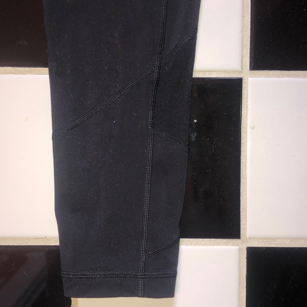 cropped lululemon leggings w mesh!!